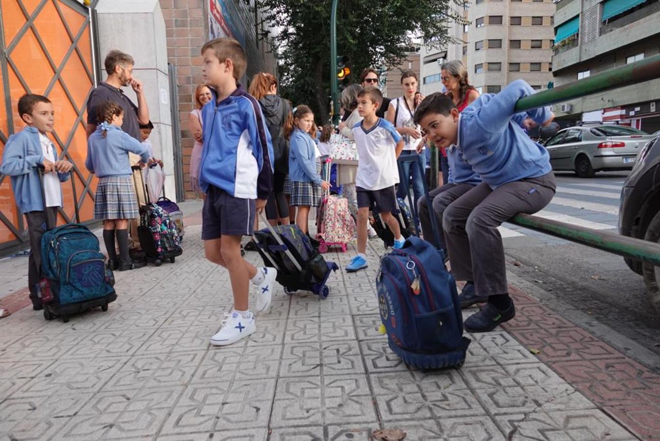 Miles de pequeños de la capital y la provincia han regresado este martes a las aulas para el curso académico 2019/2020 