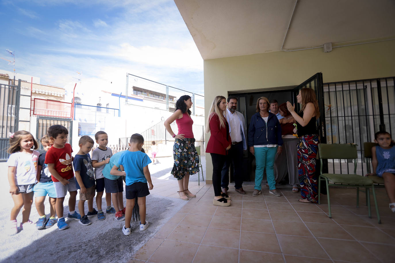 Más de 5.500 alumnos inician sus clases en Motril, en un comienzo de curso sin incidentes