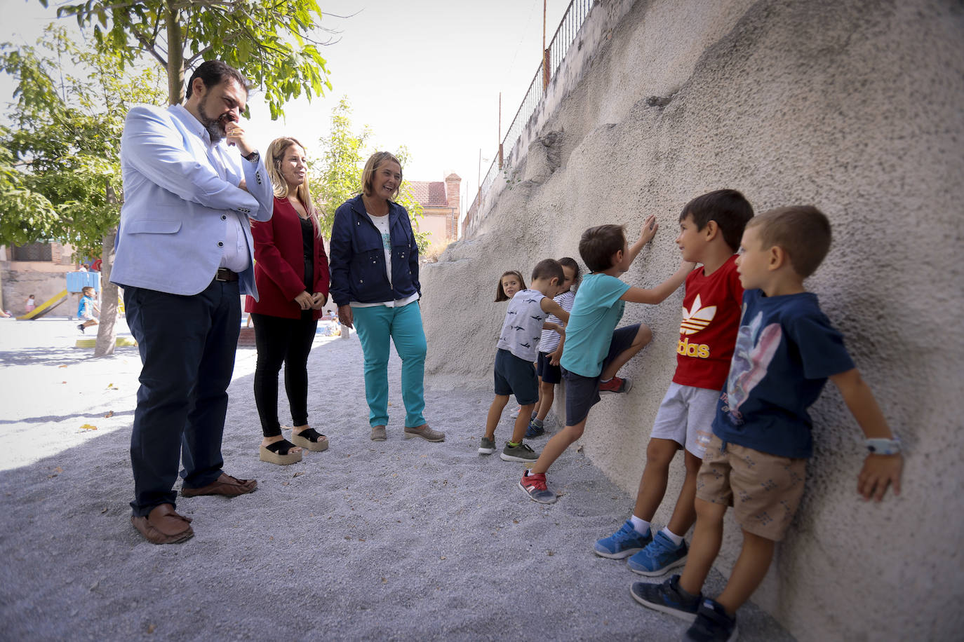 Más de 5.500 alumnos inician sus clases en Motril, en un comienzo de curso sin incidentes