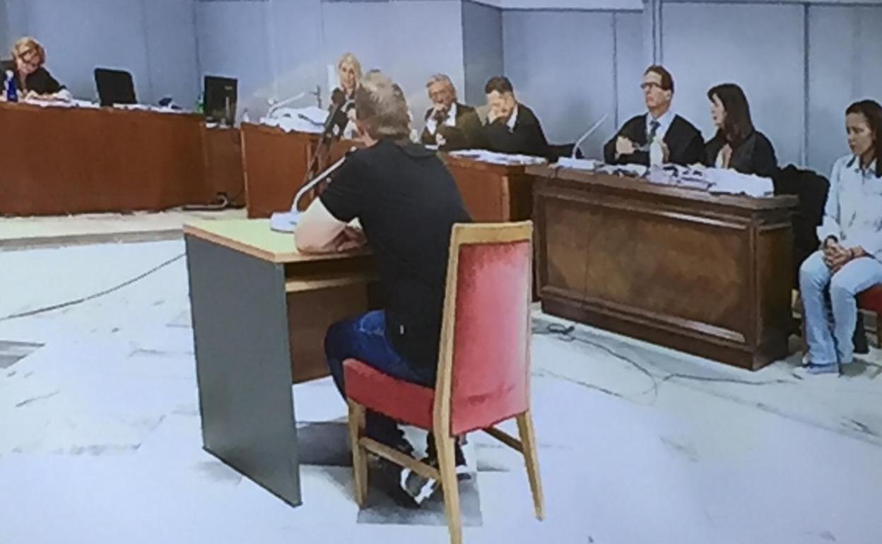 Juicio por el caso Gabriel | El tío de Gabriel encontró la pala y el hacha «extrañamente ordenadas, como para un examen»