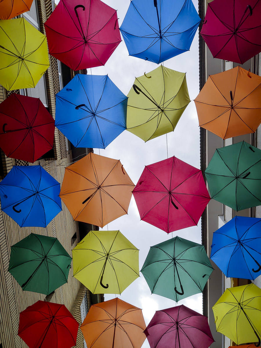 Motril, decorada con paraguas de colores