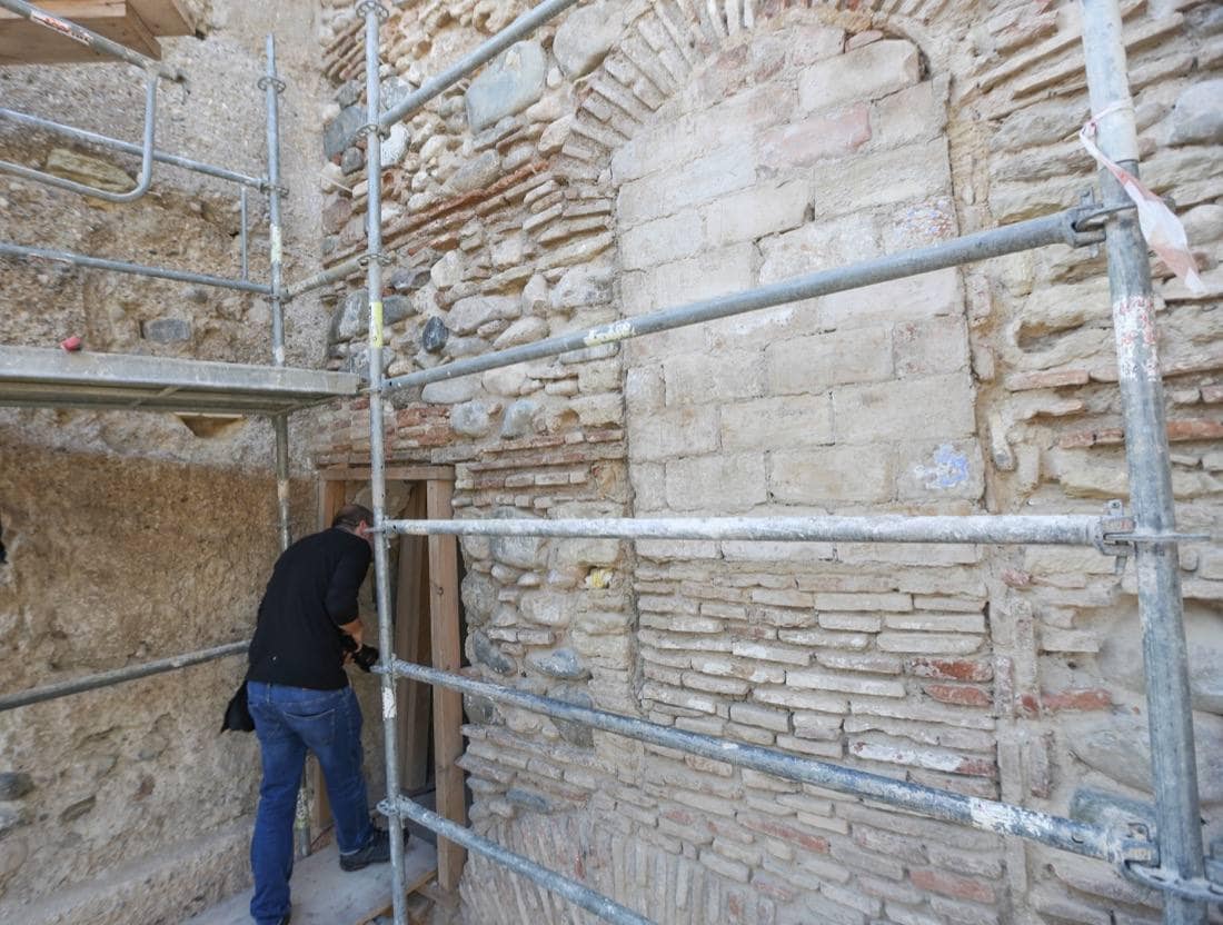 La intervención arqueológica está permitiendo ampliar el conocimiento que se tenía de la estructura defensiva de la ciudad. 