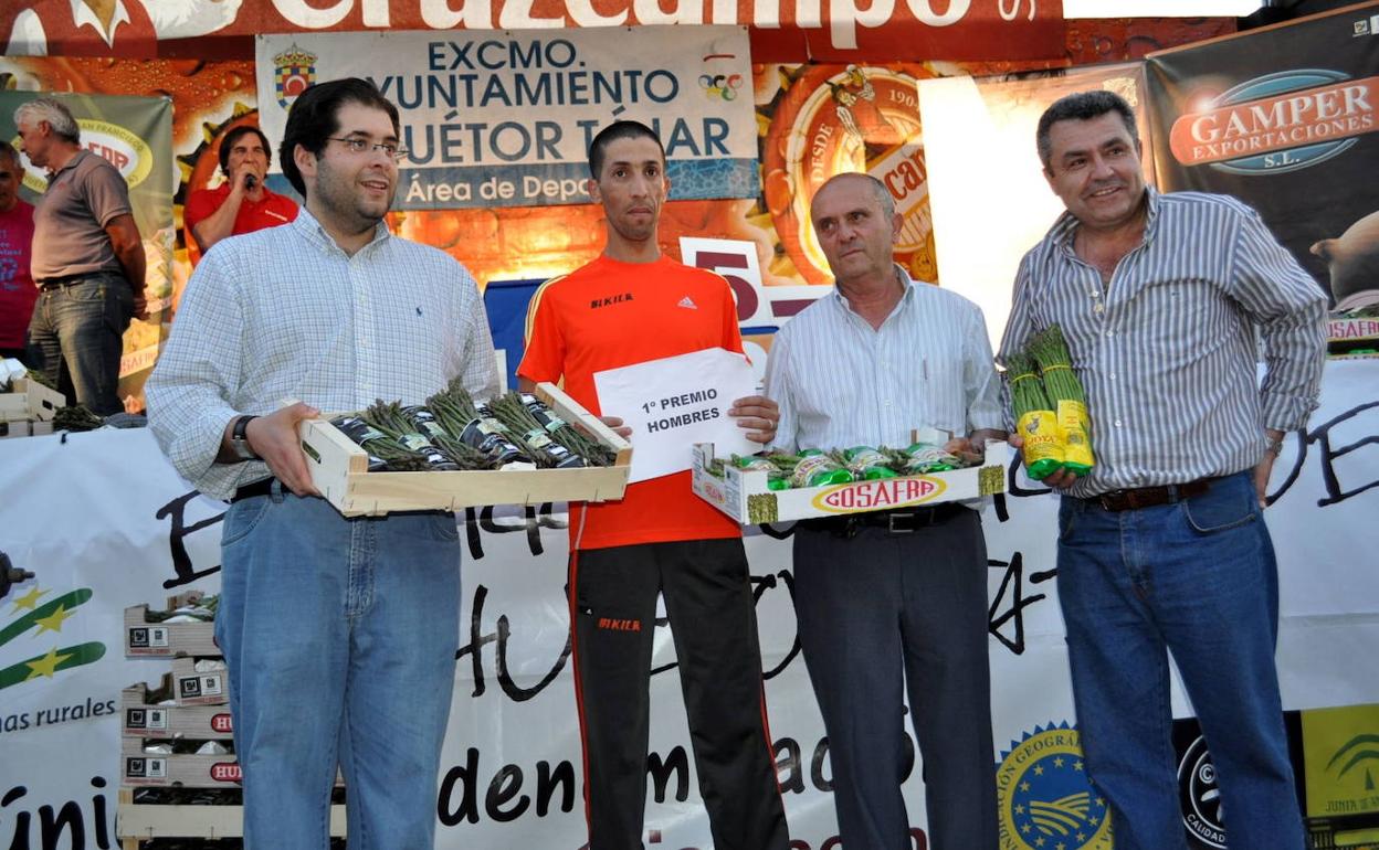 Mounir Elouardi, tras ganar una carrera del Gran Premio de Fondo en Huétor Tájar. 