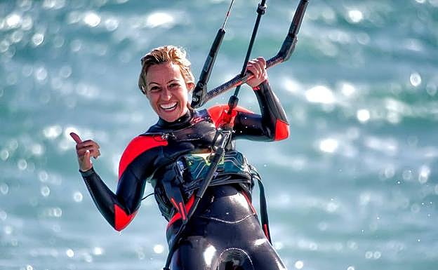 Ruth Mancilla, eufórica, en plena pirueta. 