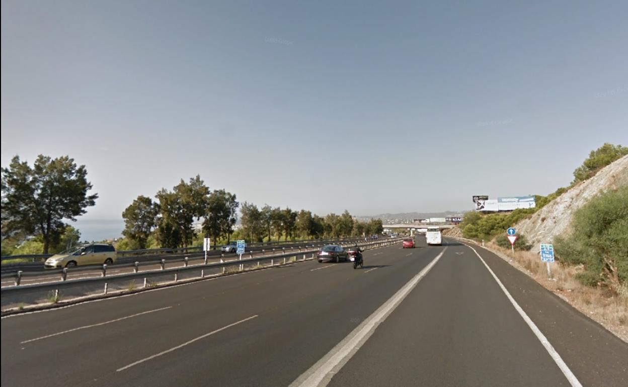 Hallado muerto en mitad de la autovía | Investigan la muerte de un hombre en Andalucía