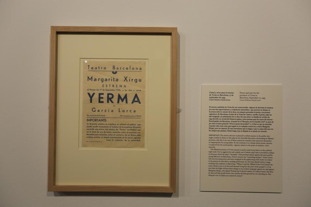 A través de una amplia muestra del archivo personal recién incorporado al Centro, la muestra se asoma a temas centrales de la vida y obra del poeta: el amor, el deseo y el sexo