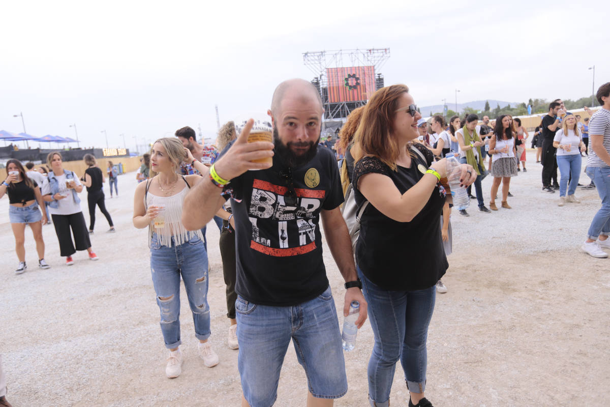 El festival con el que 'acaba el verano' reúne a miles de personas en el Cortijo del Conde de Granada 