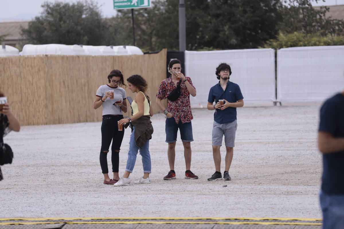 El festival con el que 'acaba el verano' reúne a miles de personas en el Cortijo del Conde de Granada 
