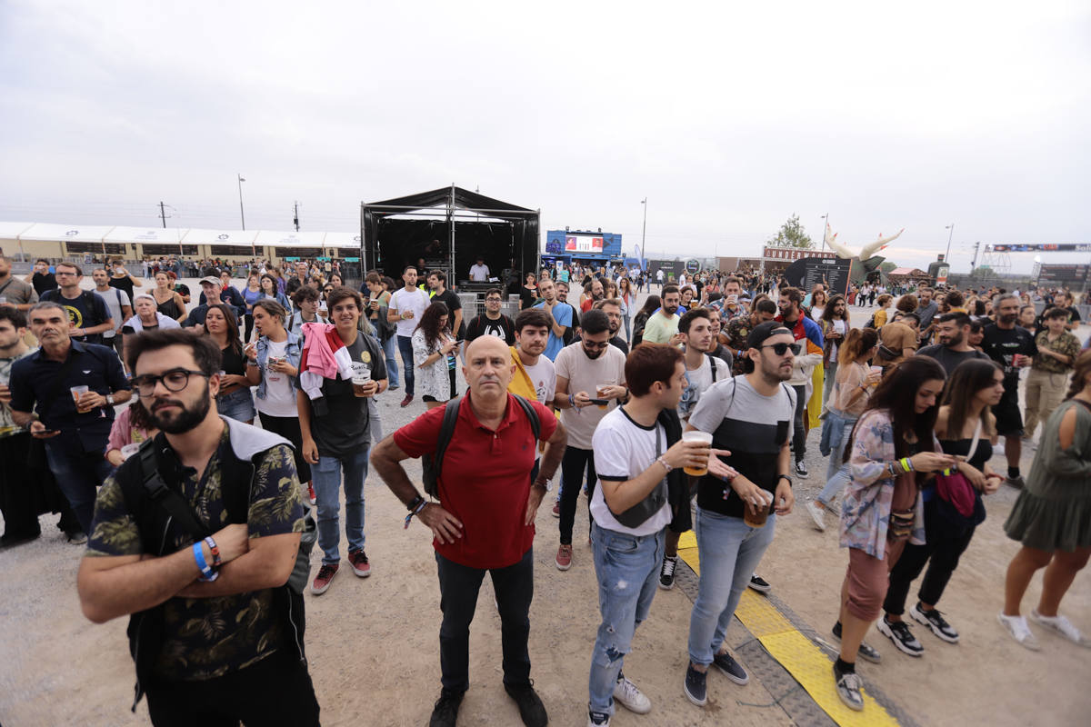 El festival con el que 'acaba el verano' reúne a miles de personas en el Cortijo del Conde de Granada 