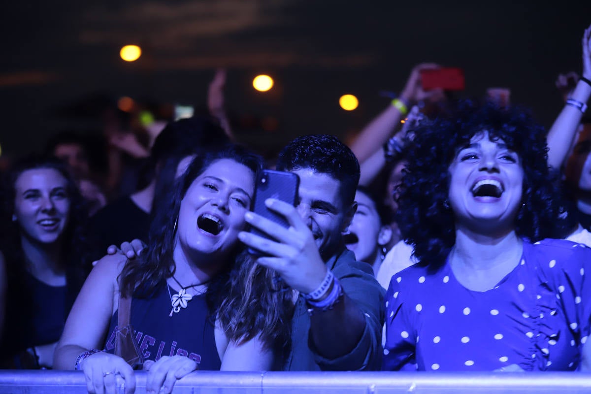 El festival con el que 'acaba el verano' reúne a miles de personas en el Cortijo del Conde de Granada 