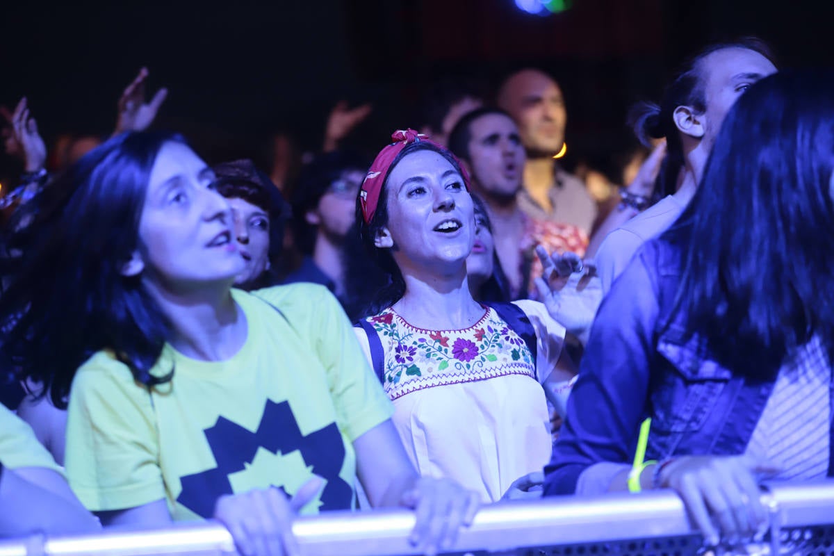 El festival con el que 'acaba el verano' reúne a miles de personas en el Cortijo del Conde de Granada 