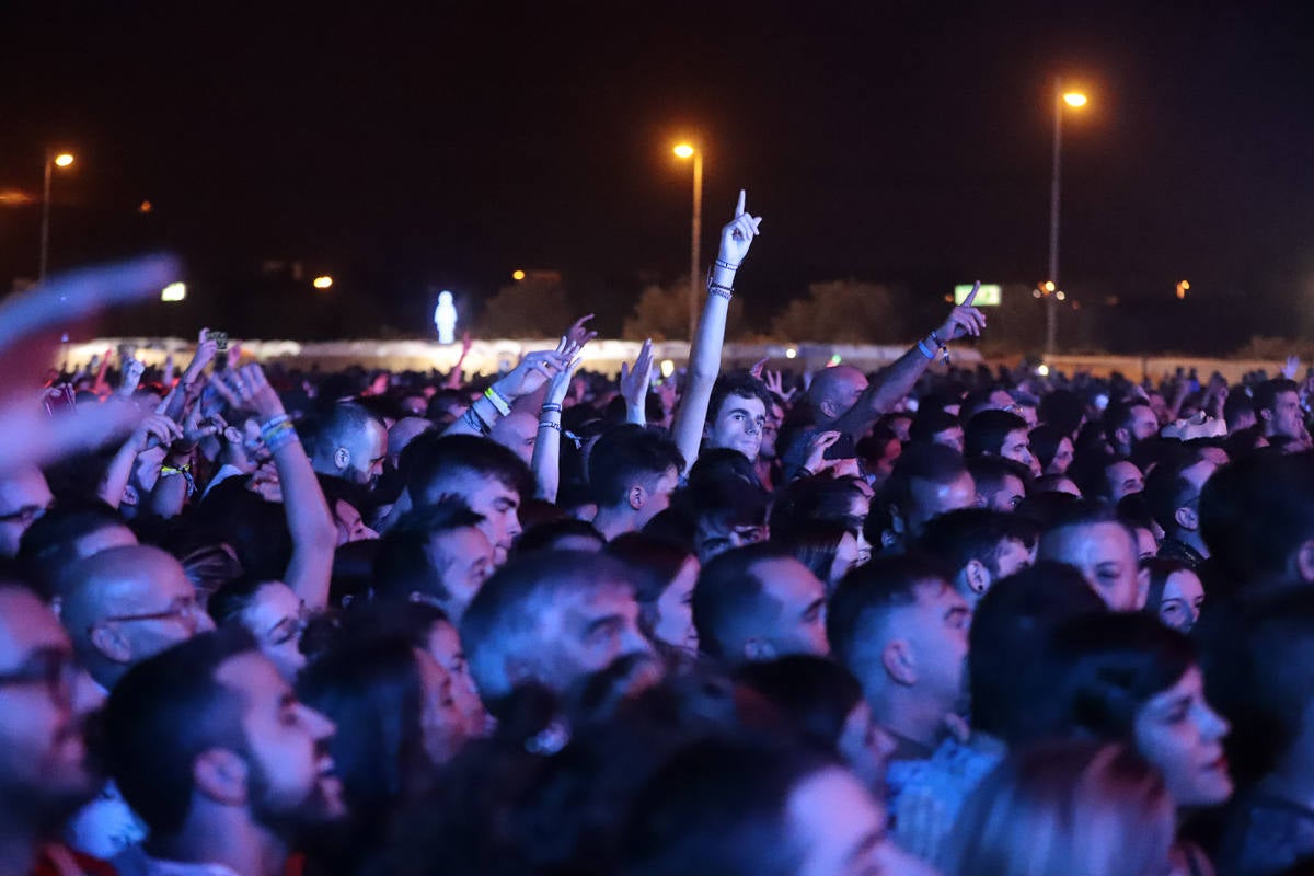 El festival con el que 'acaba el verano' reúne a miles de personas en el Cortijo del Conde de Granada 