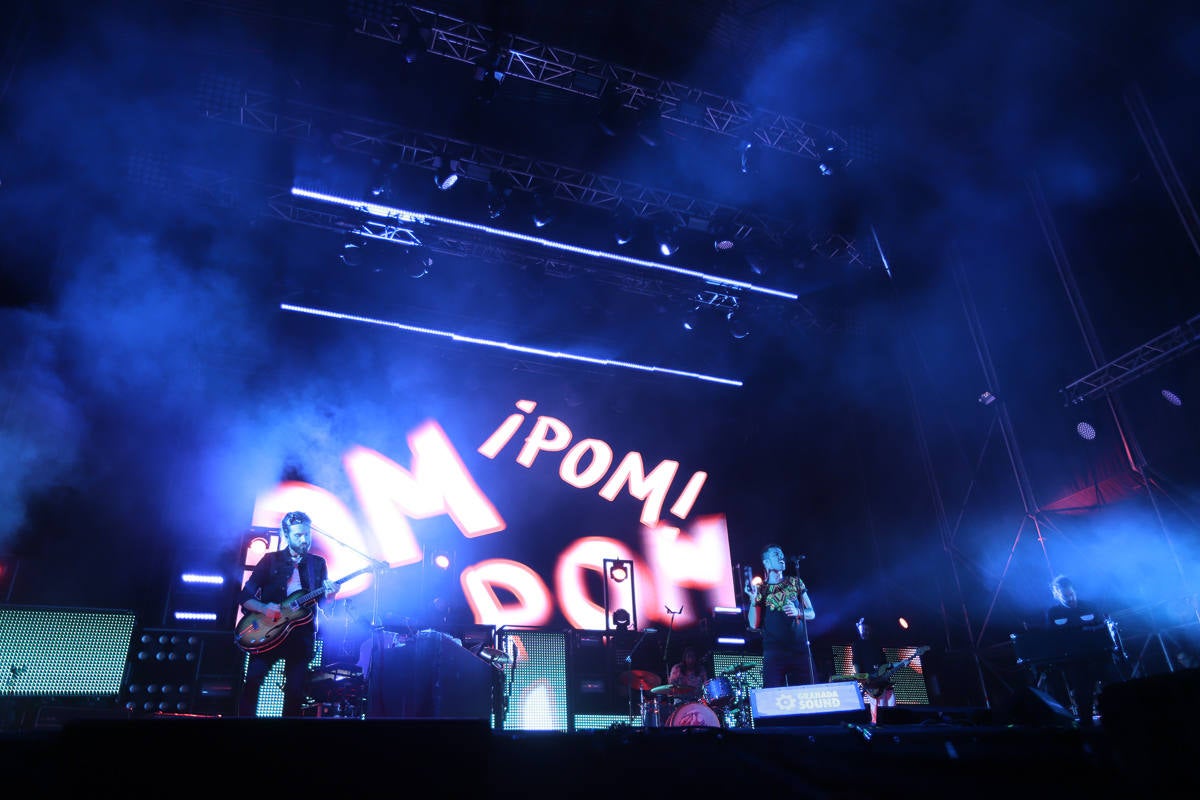 El festival con el que 'acaba el verano' reúne a miles de personas en el Cortijo del Conde de Granada 