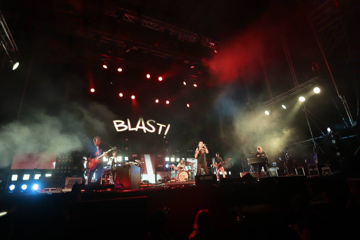 El festival con el que 'acaba el verano' reúne a miles de personas en el Cortijo del Conde de Granada 