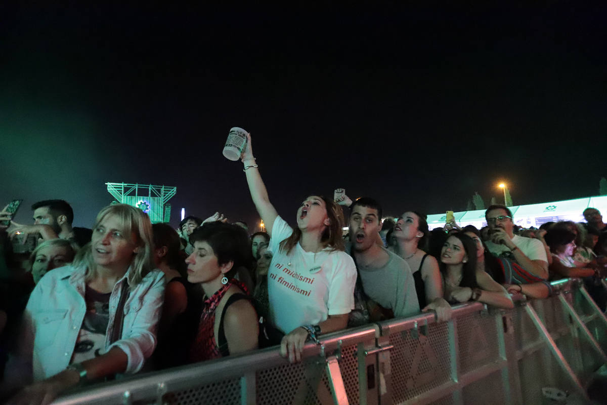 El festival con el que 'acaba el verano' reúne a miles de personas en el Cortijo del Conde de Granada 