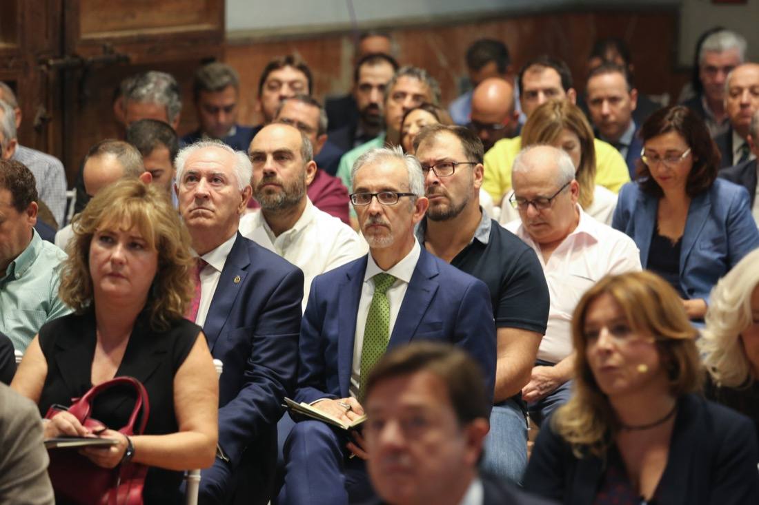 El Hotel Santa Paula ha acogido esta mañana las jornadas Bankia Forward, donde el CEO de Innsai, Jesús Navarro, ha repasado las principales tendencias de la innovación empresarial en un evento organizado por IDEAL