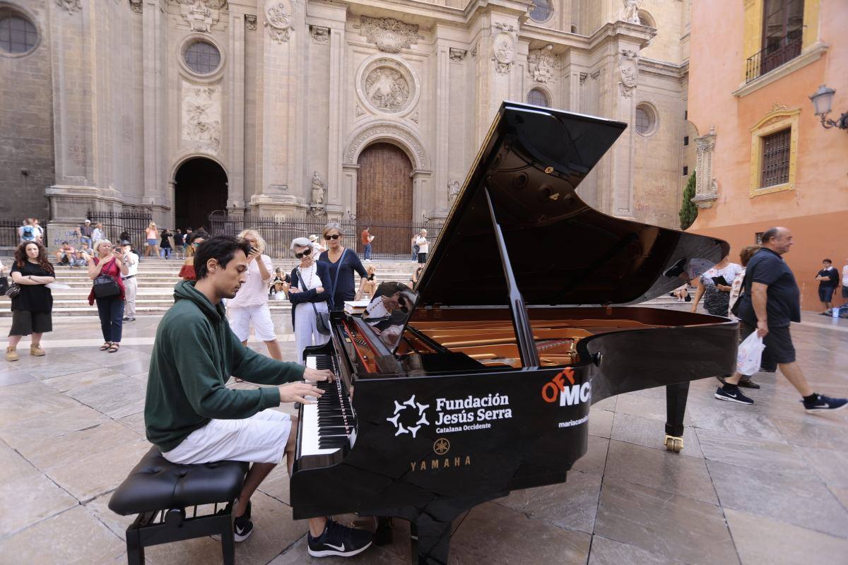Estos instrumentos están ubicados en siete plazas emblemáticas de la ciudad, haciendo que la ciudad suene mejor