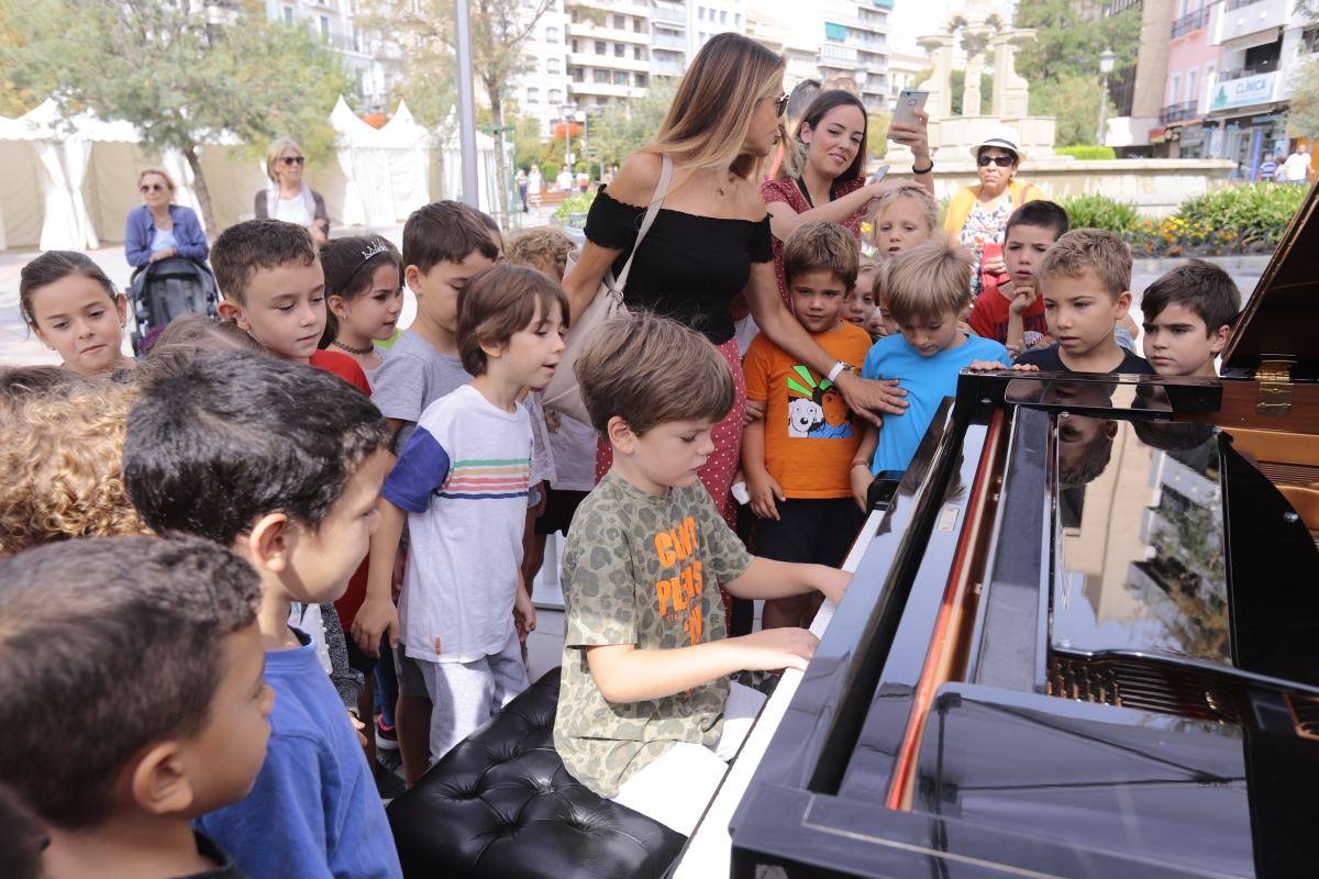 Estos instrumentos están ubicados en siete plazas emblemáticas de la ciudad, haciendo que la ciudad suene mejor