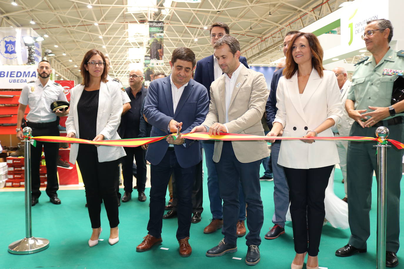 Esta viernes se ha inaugurado de manera oficial la XIII edición de Ibercaza, la feria de caza y pesca de la provincia de Jaén 