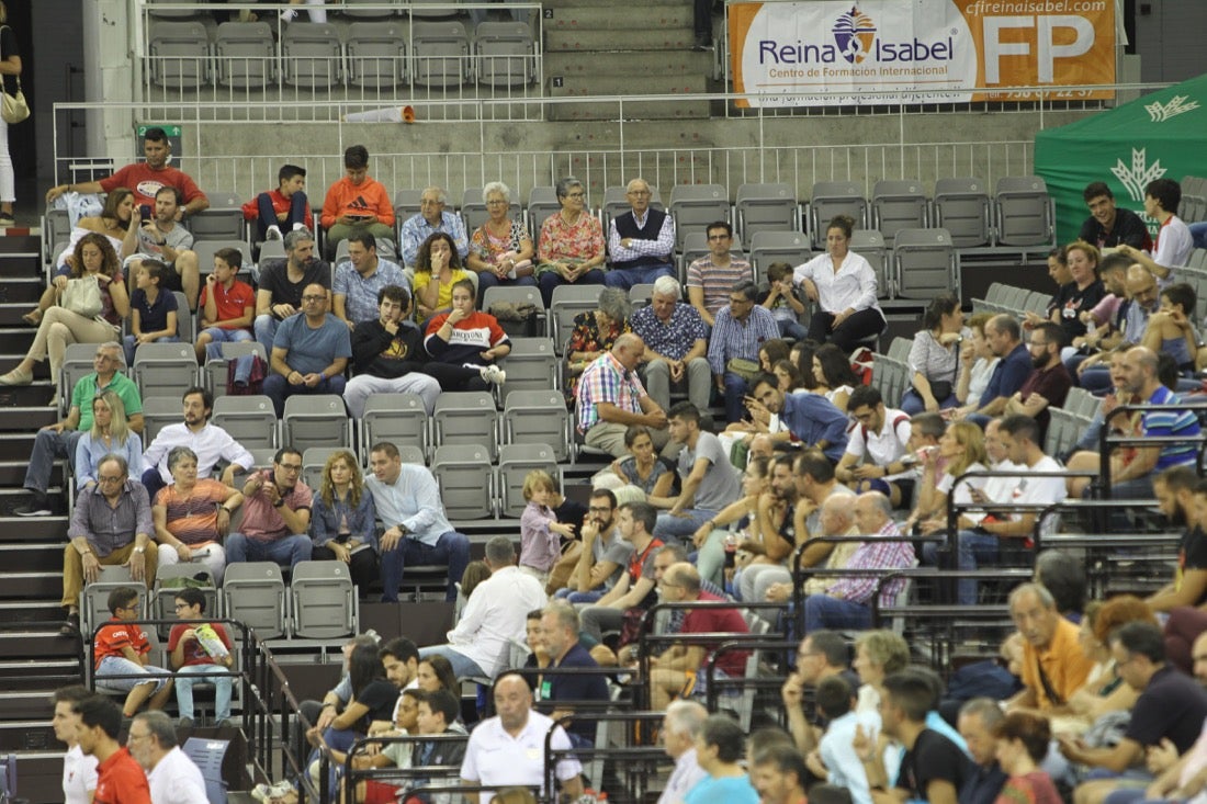 Todas las imágenes de la afición en el partido de baloncesto del sábado
