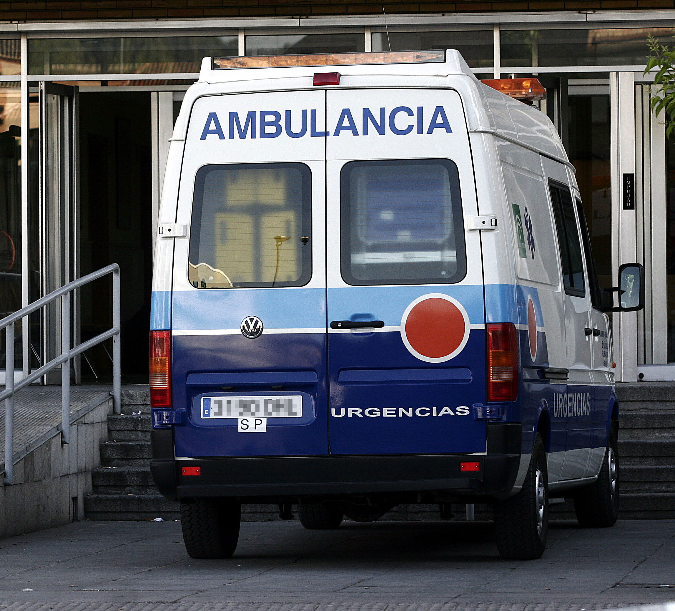 El accidentado fue evacuado en ambulancia y ha permanecido una semana en la UCI.