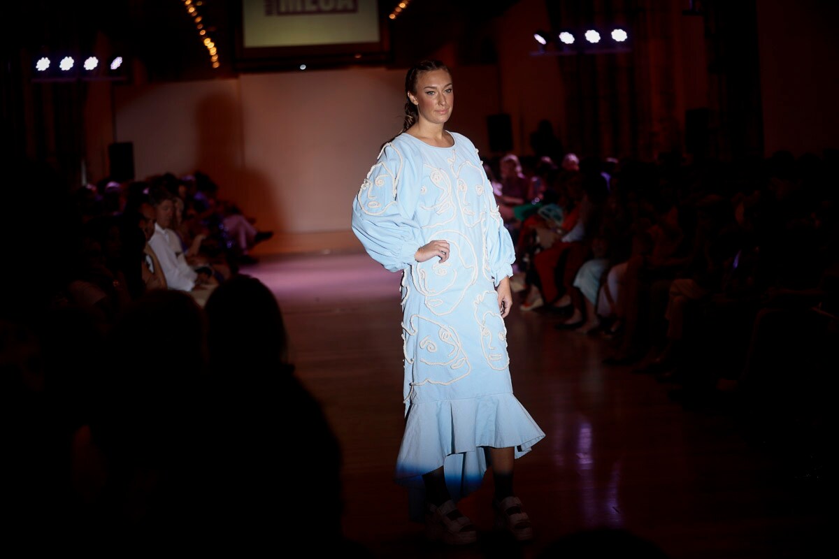 Fotos: Éxito de la pasarela de moda solidaria organizada por Cruz Roja en Granada