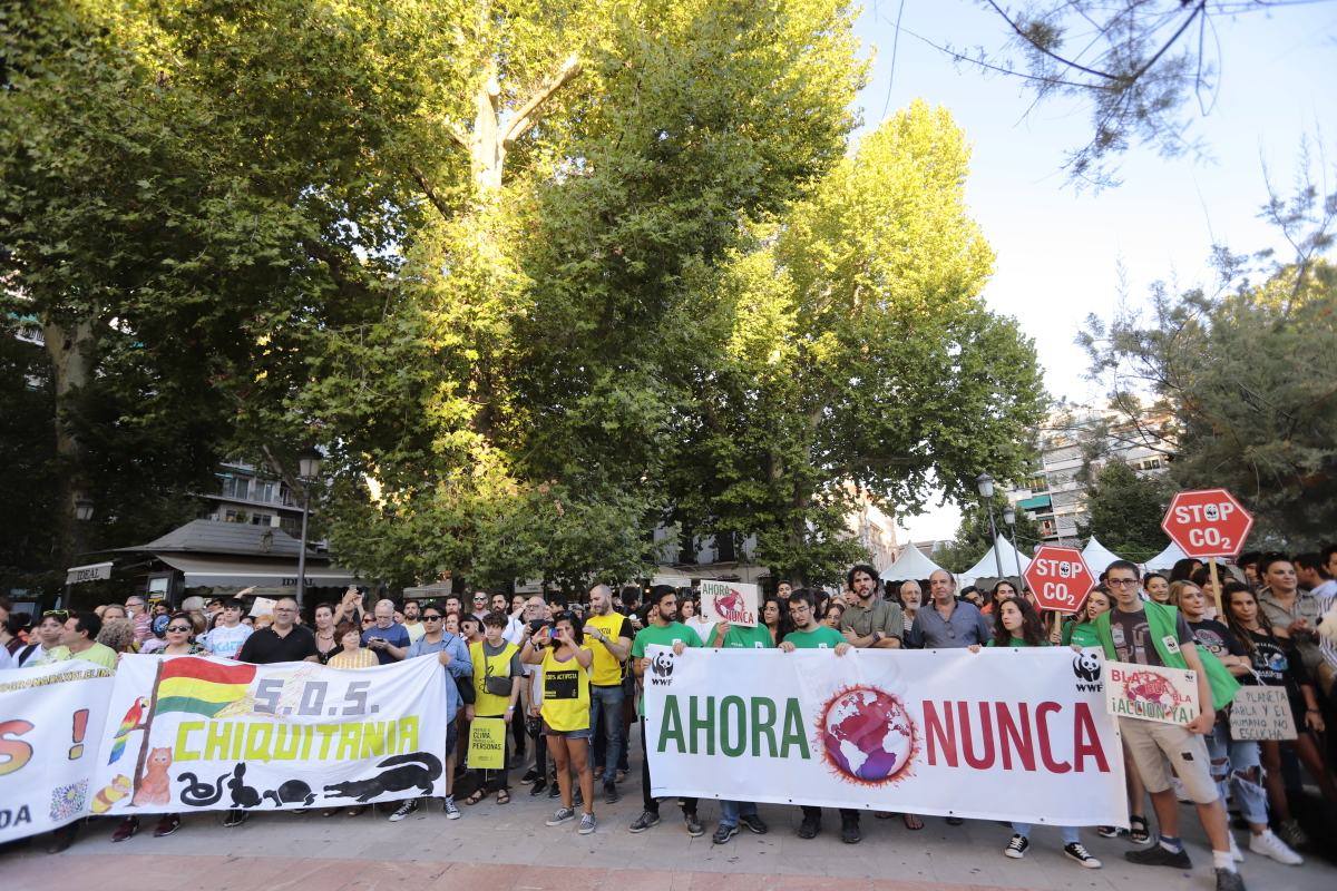 Fotos: Granada sale a la calle para luchar contra el cambio climático
