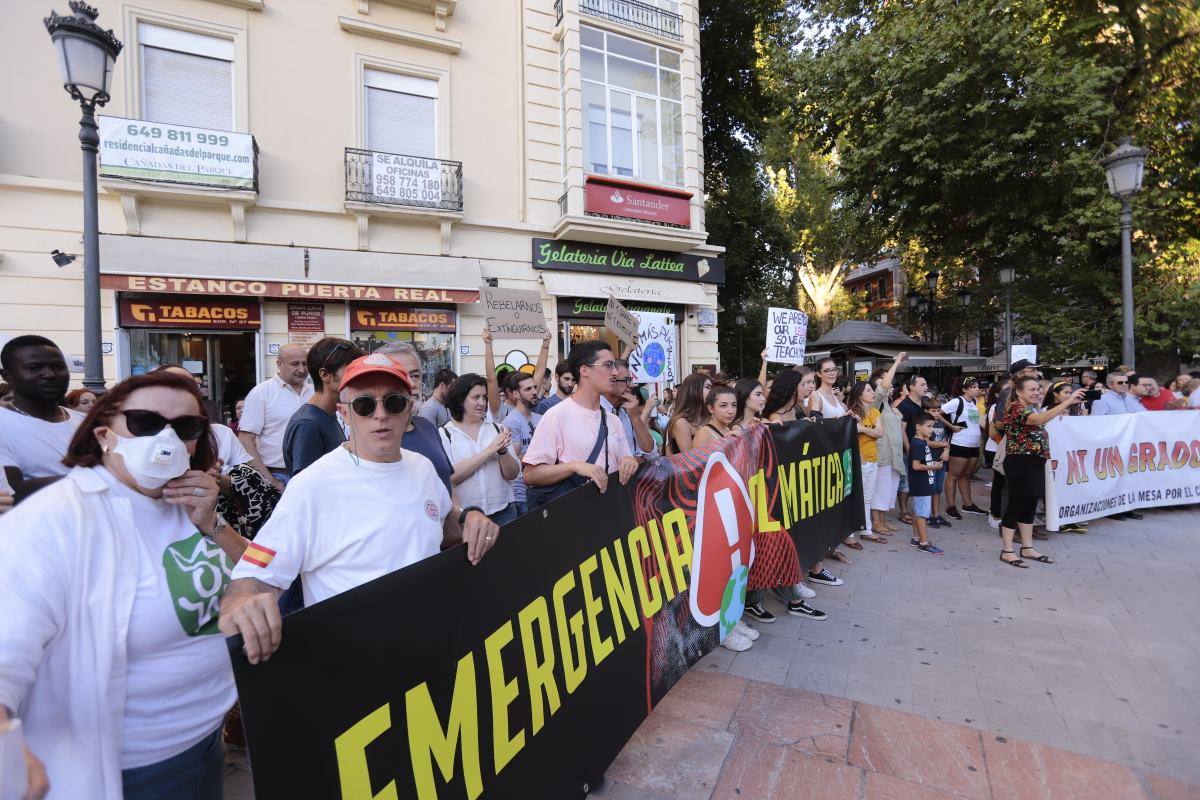 Fotos: Granada sale a la calle para luchar contra el cambio climático