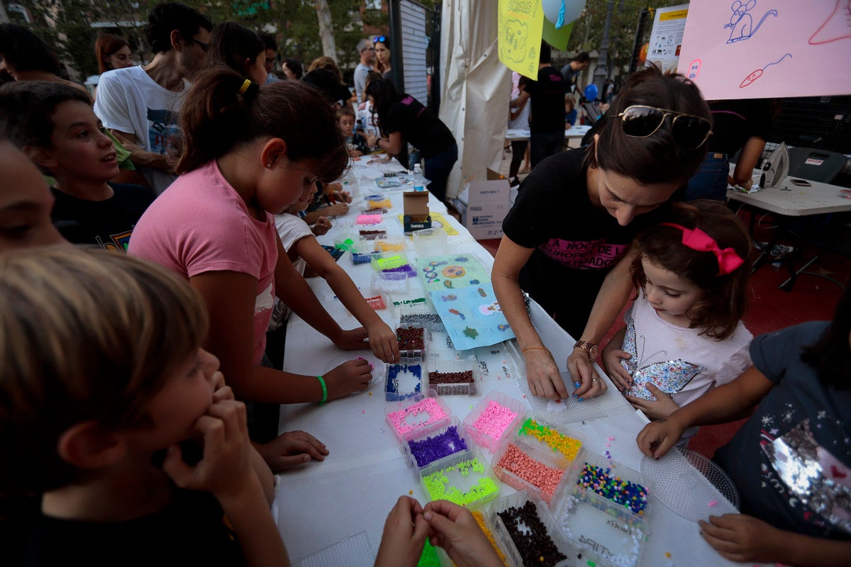 El gran evento de divulgación científica ofrece esta tarde-noche talleres y ponencias de todo tipo para todos los granadinos 