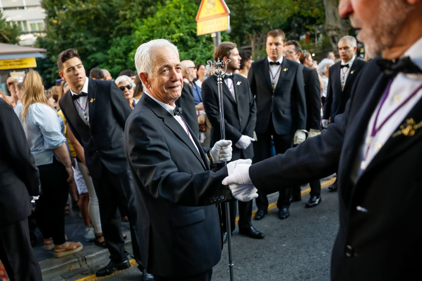 La Romería de San Miguel en el Albaicín y los puestos en la Carrera anticipan una tarde espléndida de devoción a la Virgen de las Angustias 
