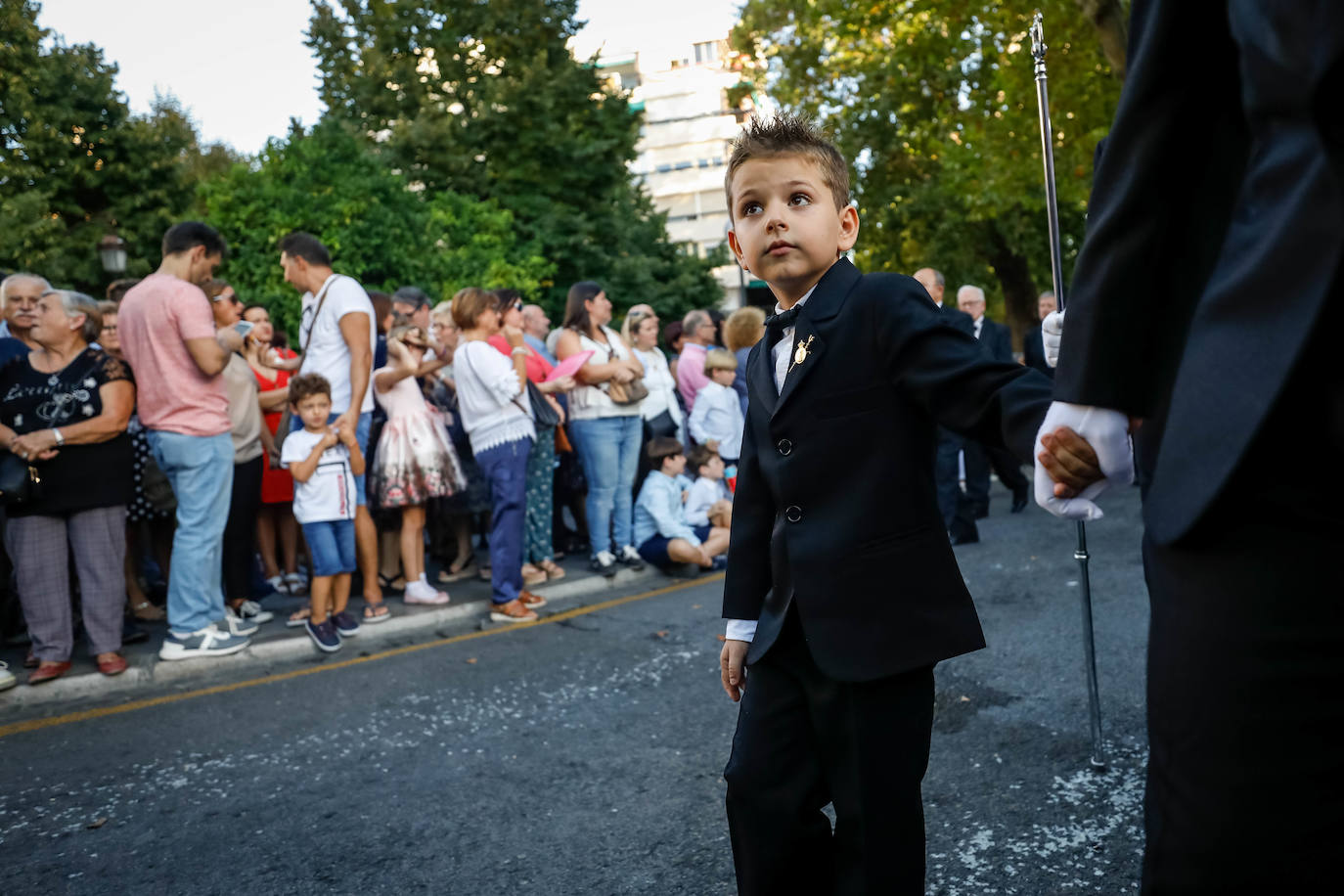 La Romería de San Miguel en el Albaicín y los puestos en la Carrera anticipan una tarde espléndida de devoción a la Virgen de las Angustias 