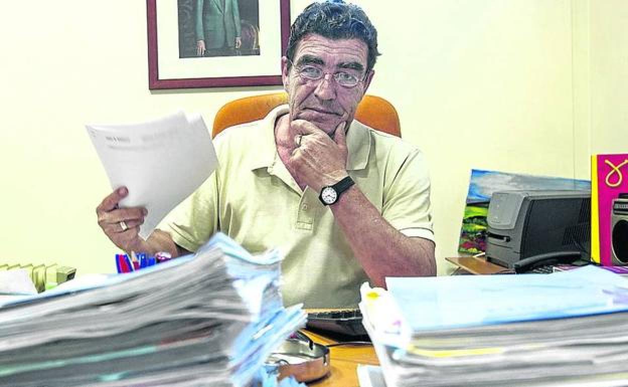 Emilio Calatayud: «Ahora los adolescentes se saludan abrazándose y es bonito, el abrazo es más cálido»