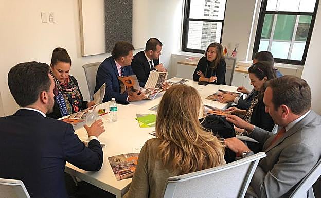 Imagen principal - Algunos de los encuentros mantenidos en EEUU.