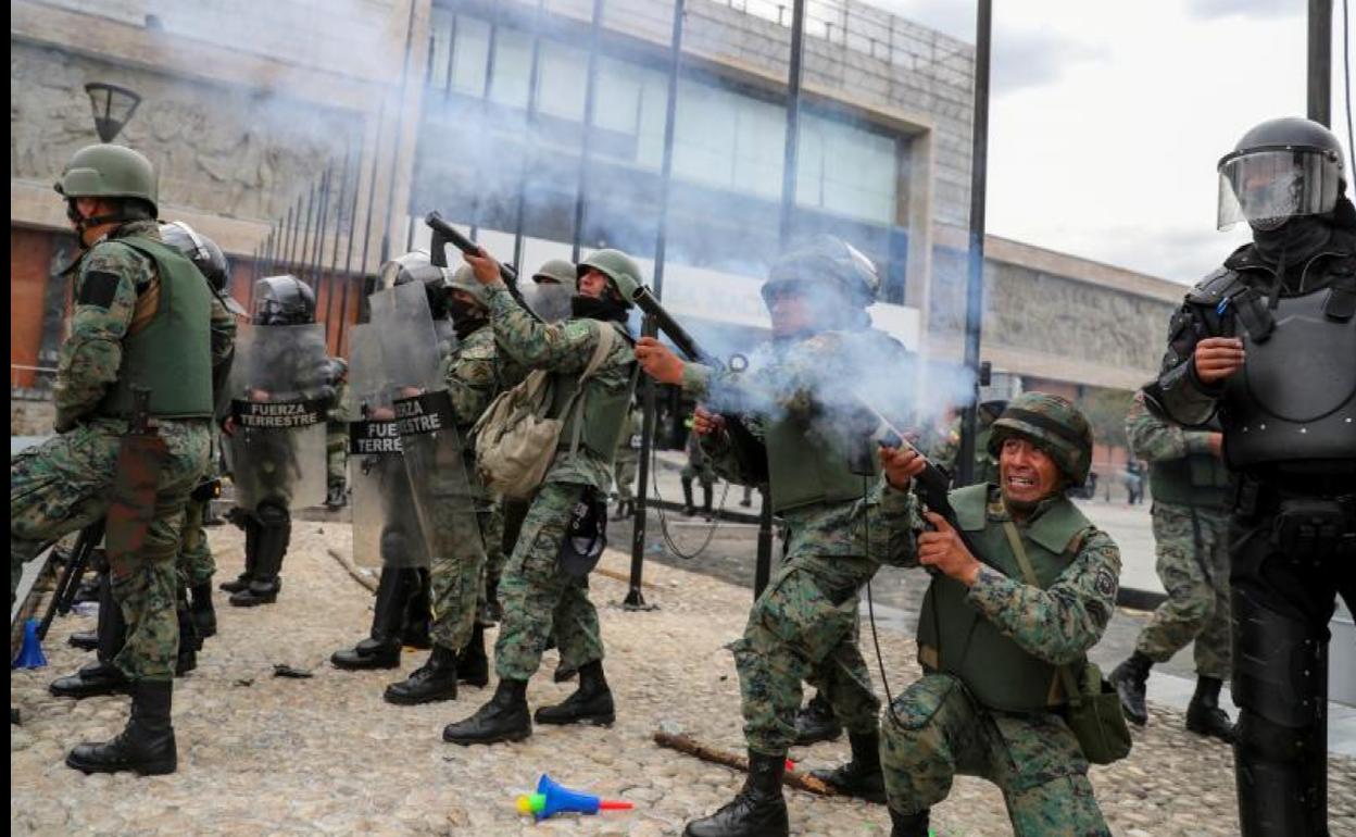 Cuando Lenín traicionó la revolución en Ecuador