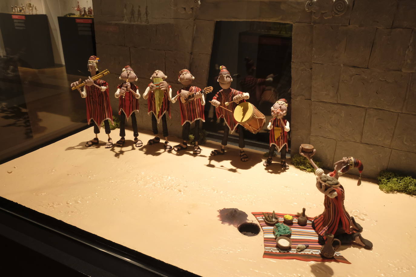 Esto es lo que podrás encontrar en la exposición que recorre 20 momentos fundamentales de la historia de la música hechos con plastilina.