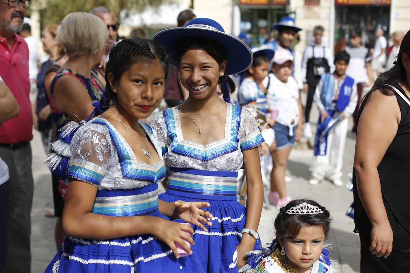 Granada ha conmemorado este sábado el descubrimiento de América con un homenaje en la tumba de los Reyes Católicos y una procesión cívico religiosa que ha precedido, por sexto año, al denominado Desfile del Mestizaje