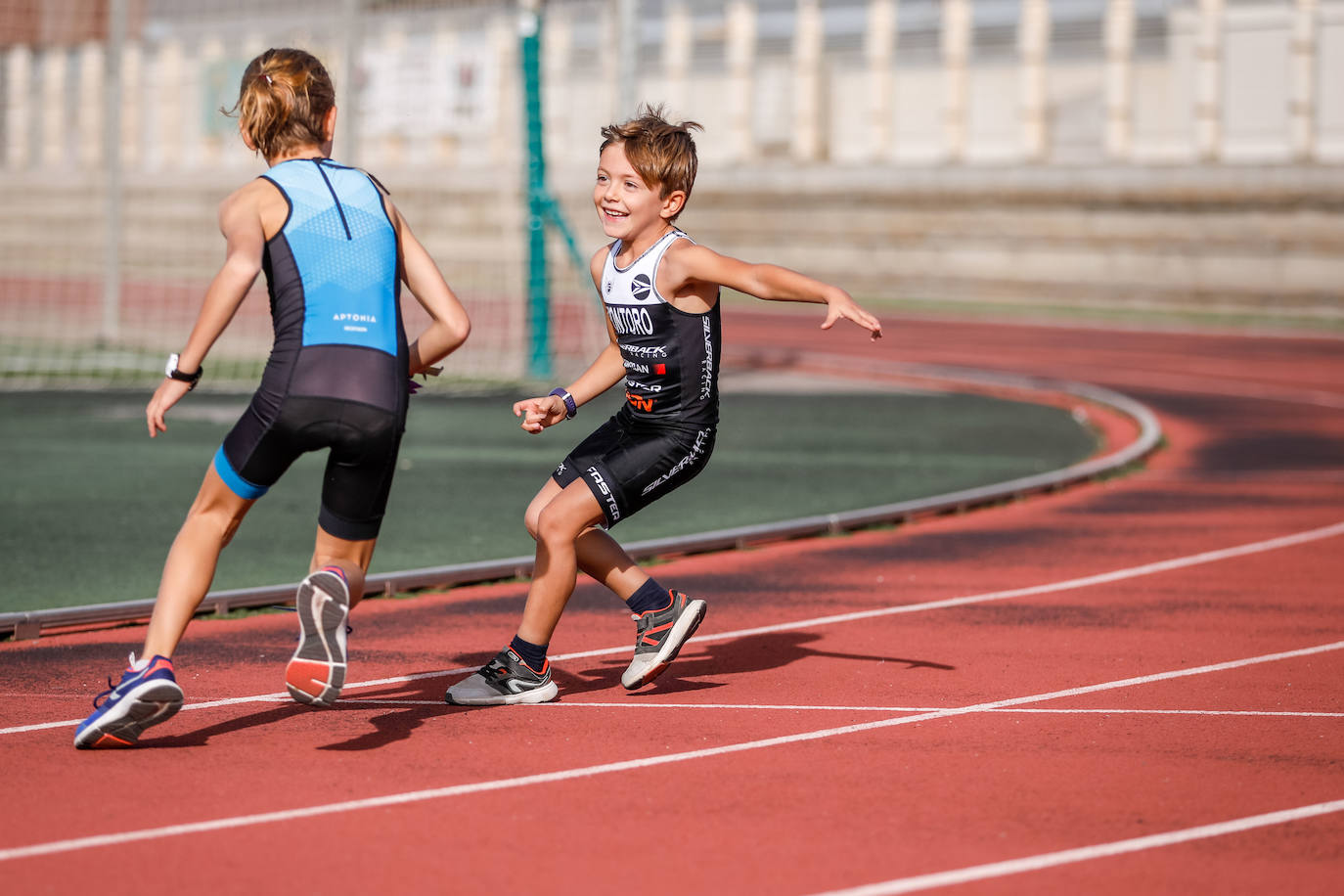IDEAL entra en la escuela de triatlón Atarfe Tribabyschool, la única en toda la provincia, de reciente creación junto al club de atletismo local, Acidesa y Caja Rural 