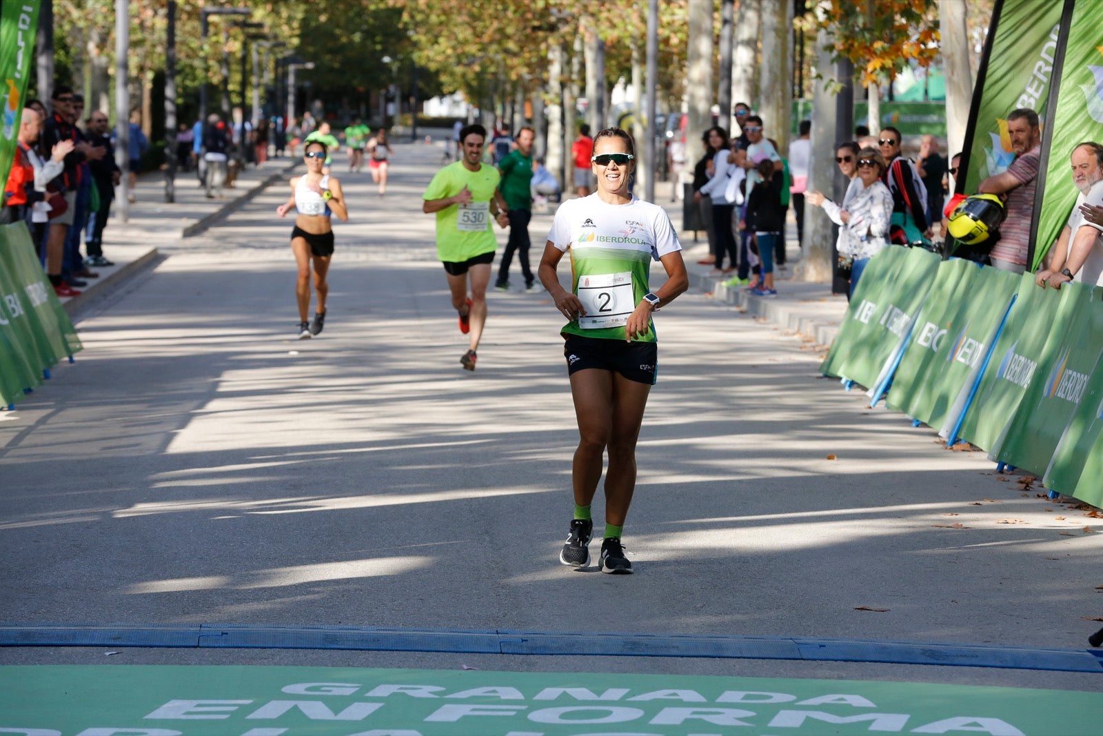 María José Rienda realizó el corte simbólico de la cinta de salida junto al alcalde Luis Salvador ante deportistas de tanto nivel como María Pérez, que ganó la prueba femenina, o la madrina Laura Bueno