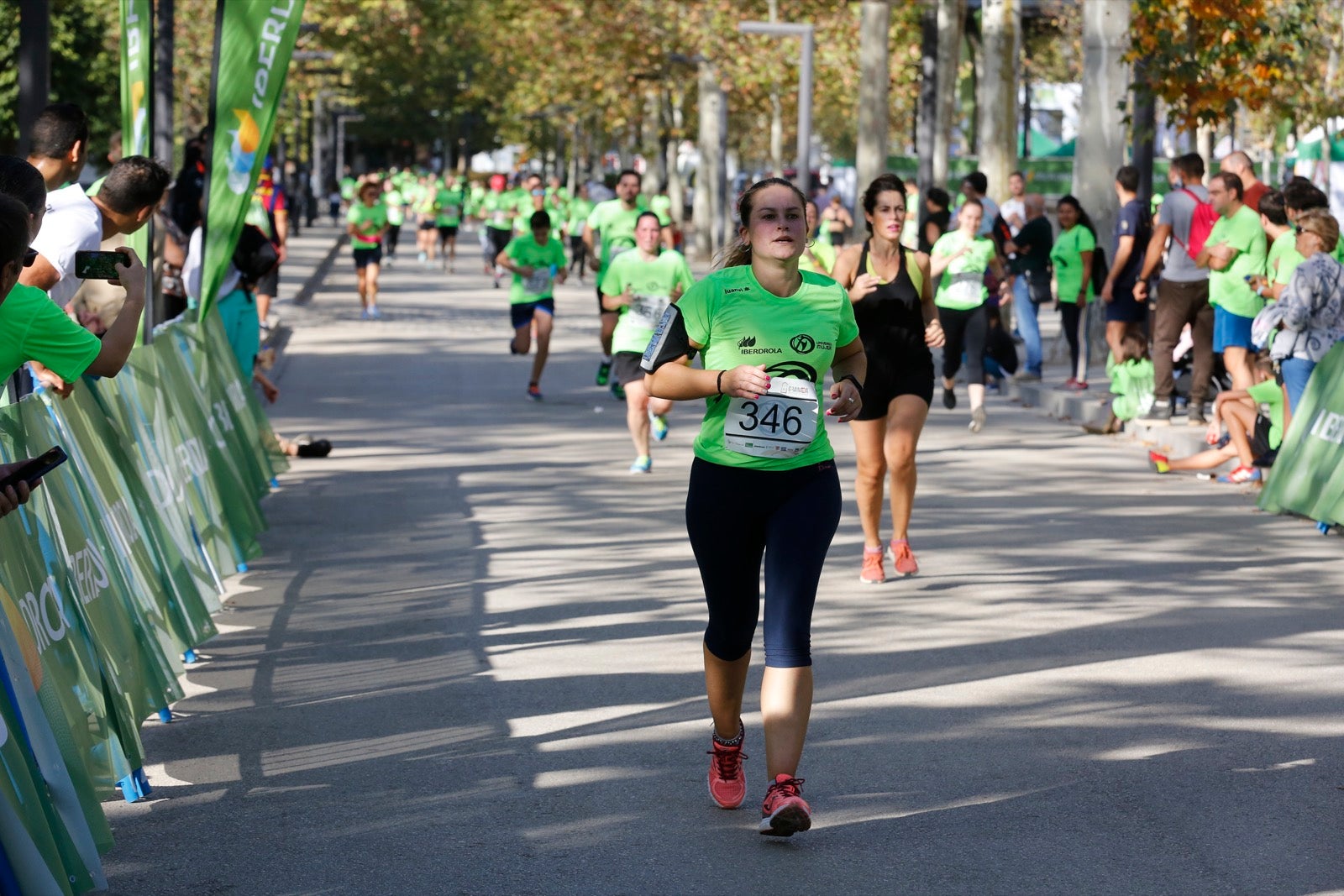 María José Rienda realizó el corte simbólico de la cinta de salida junto al alcalde Luis Salvador ante deportistas de tanto nivel como María Pérez, que ganó la prueba femenina, o la madrina Laura Bueno