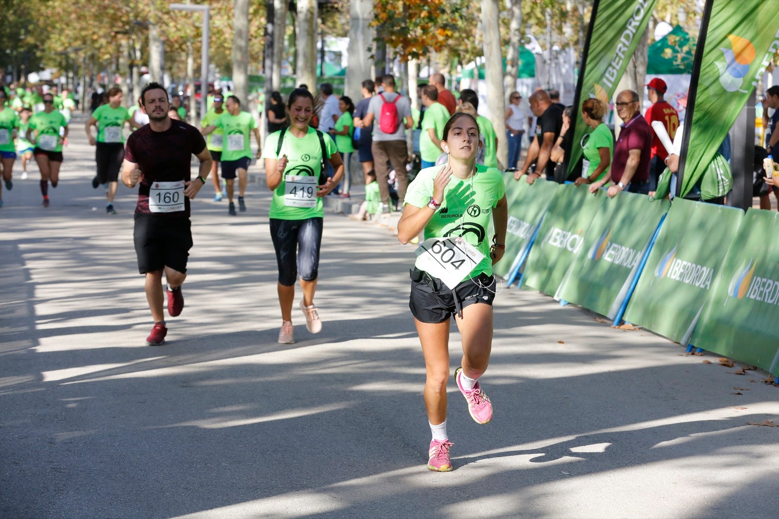 María José Rienda realizó el corte simbólico de la cinta de salida junto al alcalde Luis Salvador ante deportistas de tanto nivel como María Pérez, que ganó la prueba femenina, o la madrina Laura Bueno