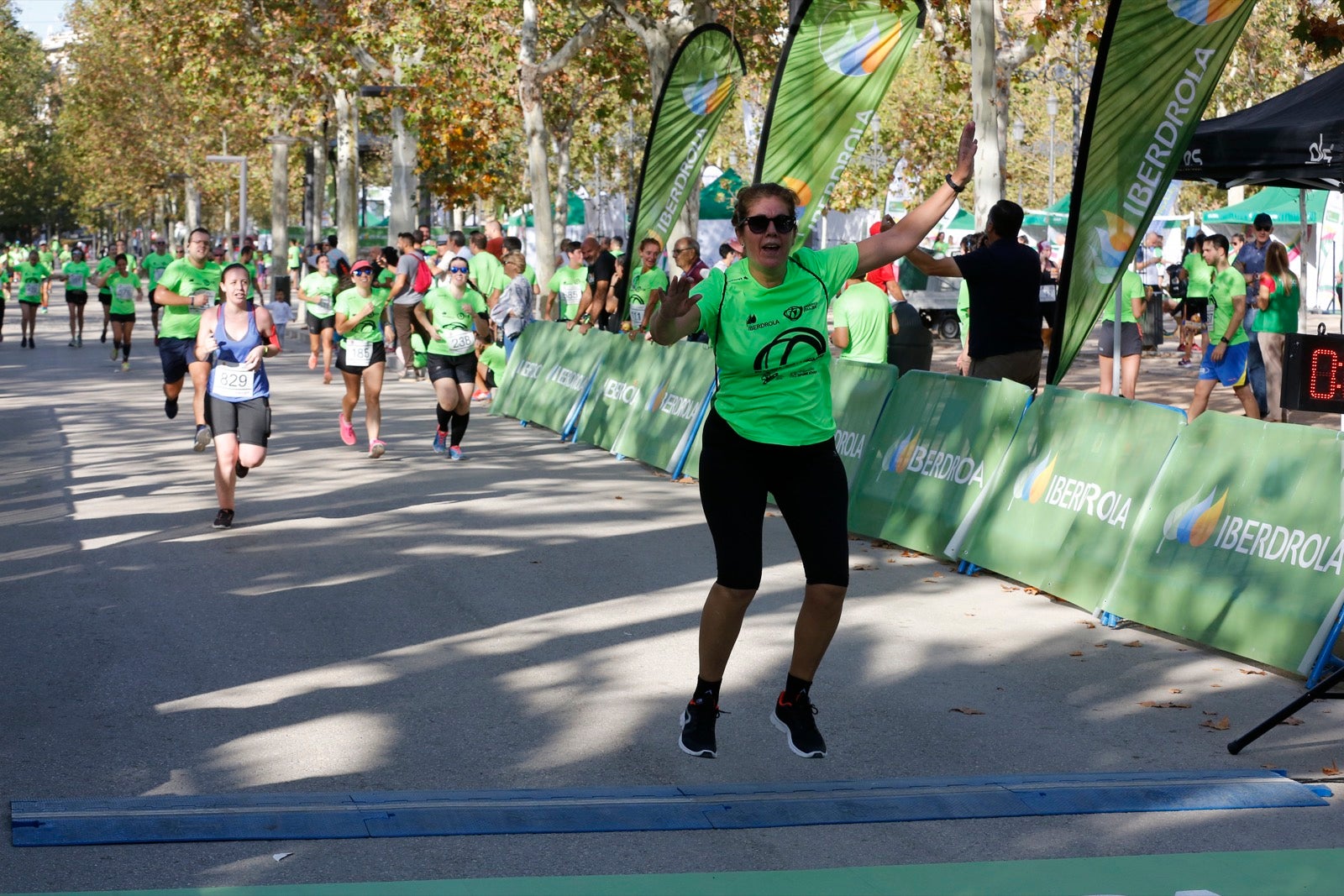 María José Rienda realizó el corte simbólico de la cinta de salida junto al alcalde Luis Salvador ante deportistas de tanto nivel como María Pérez, que ganó la prueba femenina, o la madrina Laura Bueno