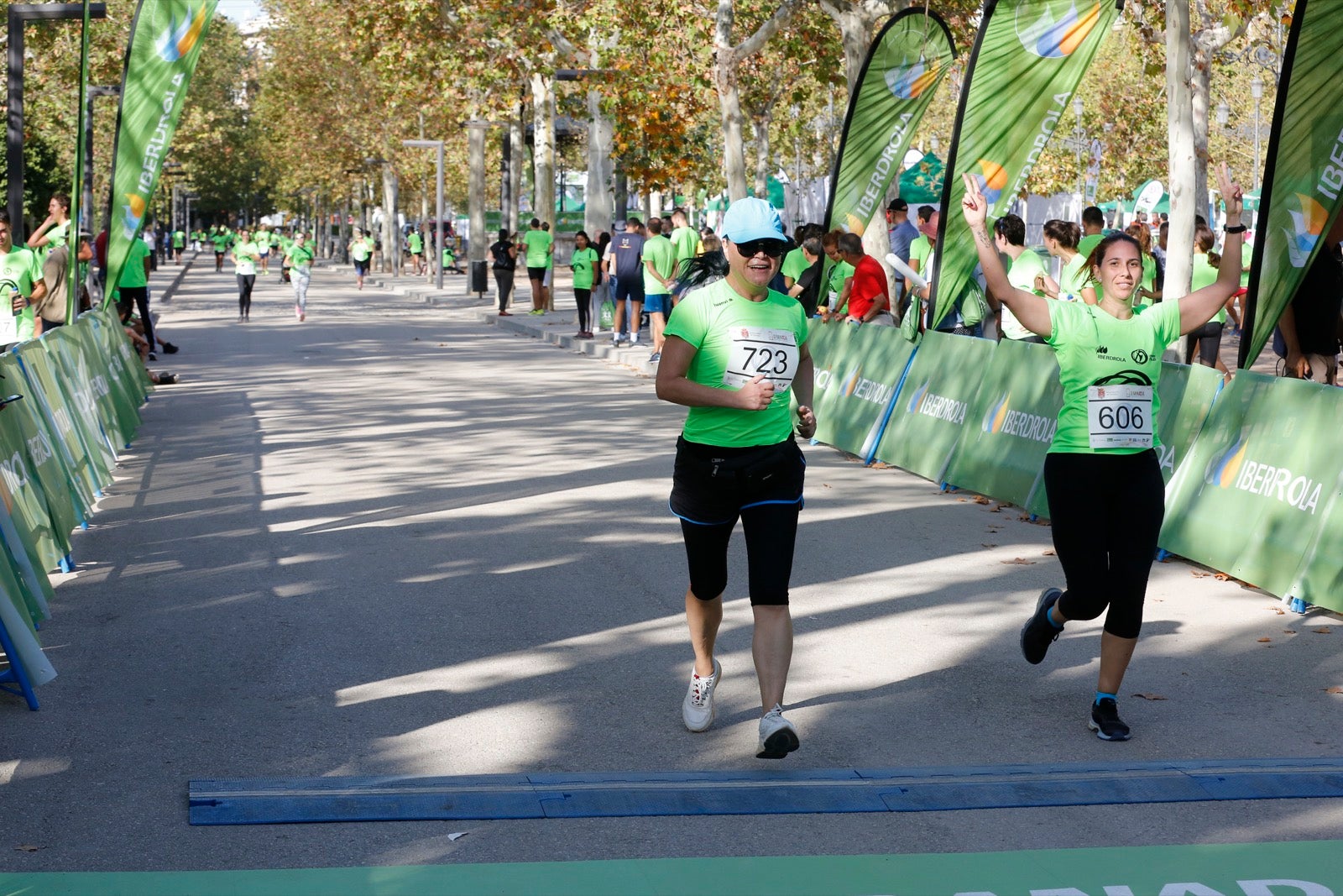 María José Rienda realizó el corte simbólico de la cinta de salida junto al alcalde Luis Salvador ante deportistas de tanto nivel como María Pérez, que ganó la prueba femenina, o la madrina Laura Bueno