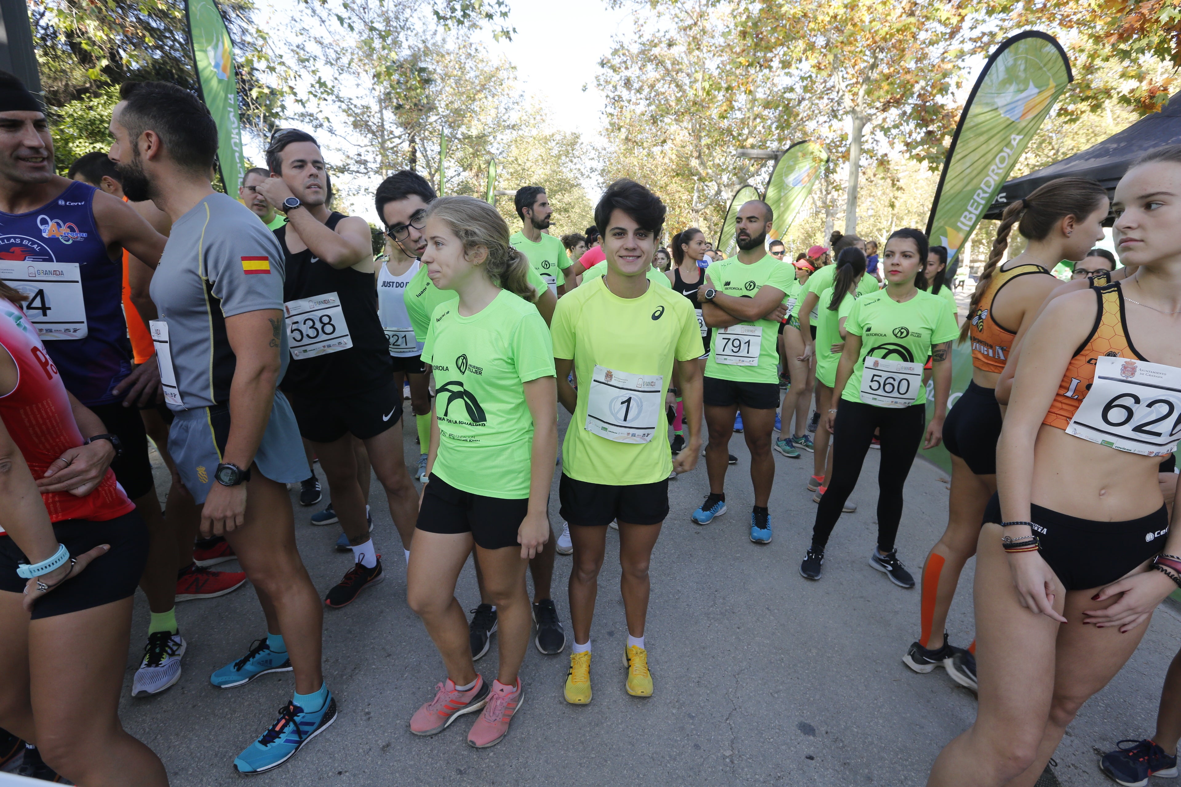 María José Rienda realizó el corte simbólico de la cinta de salida junto al alcalde Luis Salvador ante deportistas de tanto nivel como María Pérez, que ganó la prueba femenina, o la madrina Laura Bueno