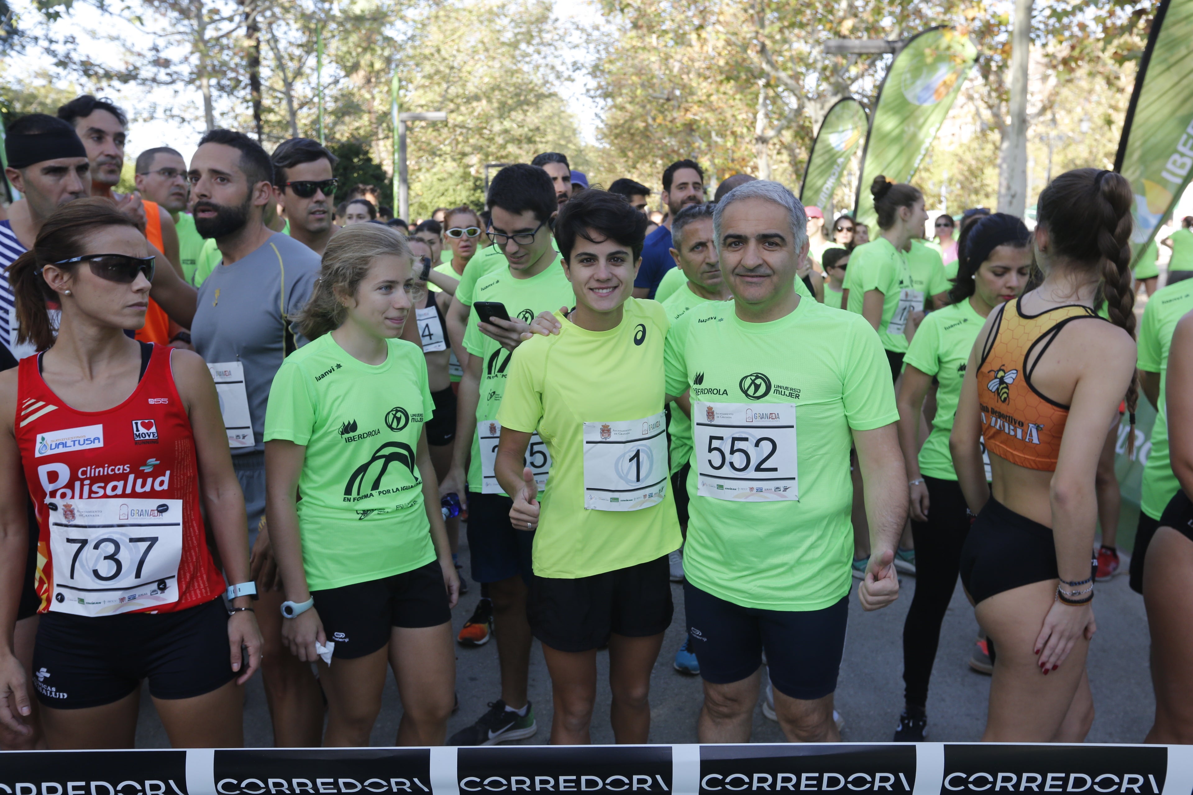 María José Rienda realizó el corte simbólico de la cinta de salida junto al alcalde Luis Salvador ante deportistas de tanto nivel como María Pérez, que ganó la prueba femenina, o la madrina Laura Bueno