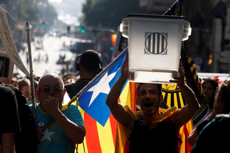 Manifestación por el centro de Barcelona en protesta por la sentencia