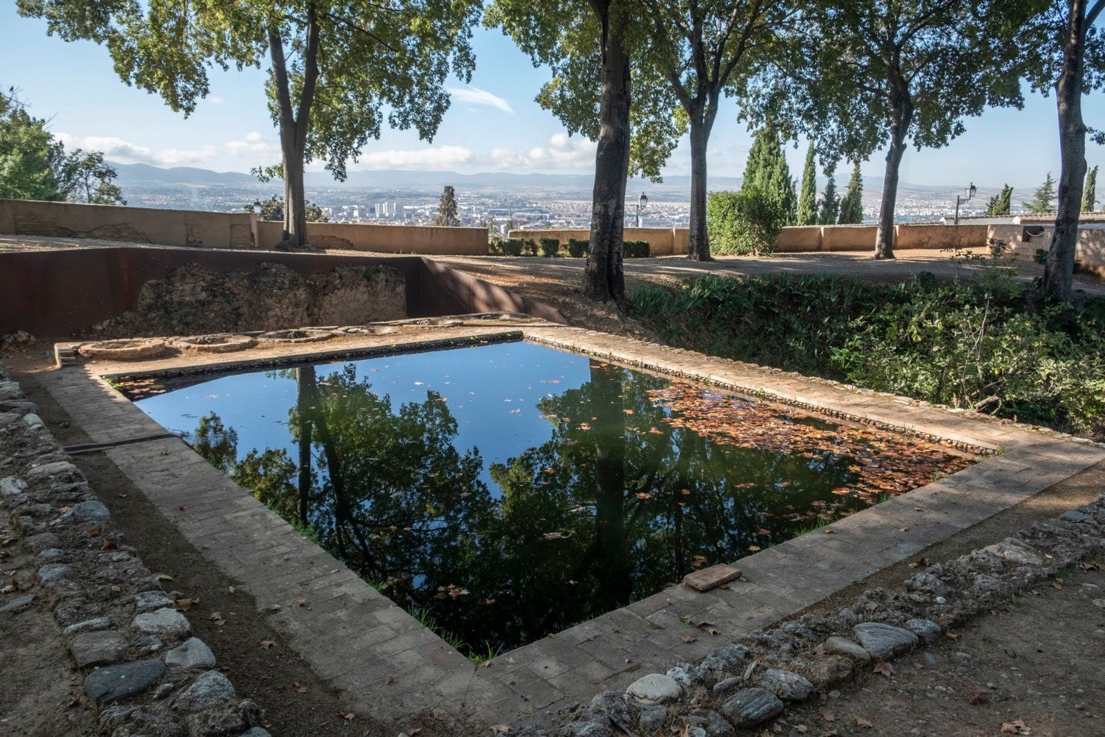 Los granadinos van ganando espacios para su conocimiento de la ciudad y de la Alhambra