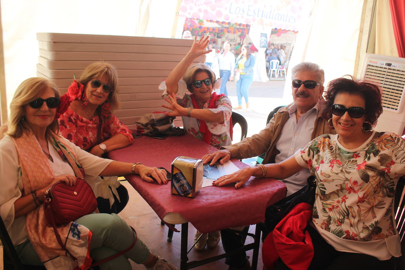 La jornada ha dado para mucho, desde comidas de empresa, encuentros y reuniones de amigos hasta el Día del Niño