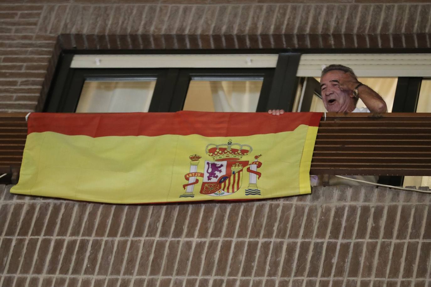 Los manifestantes han pedido la independencia de Cataluña en la puerta de la Subdelegacion del Gobierno