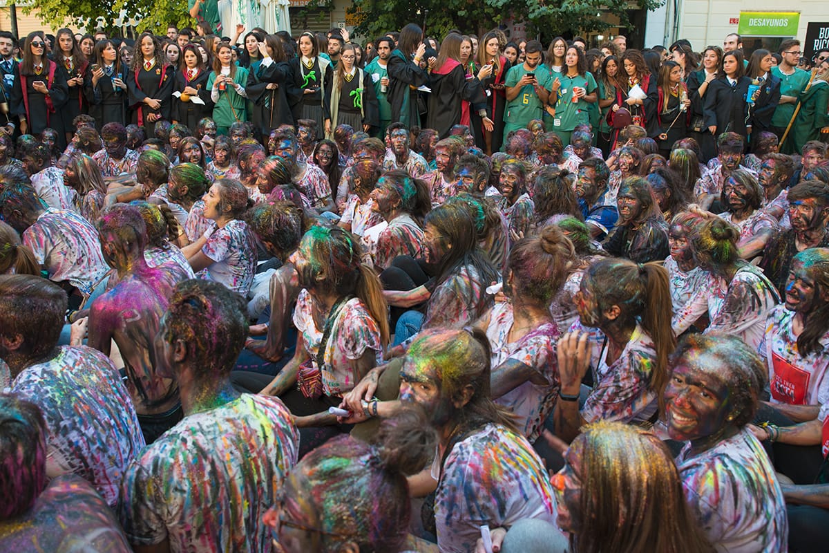 Los alumanos de la Facultad de Medicina celebran el día de su patrón con la tradicional recepción