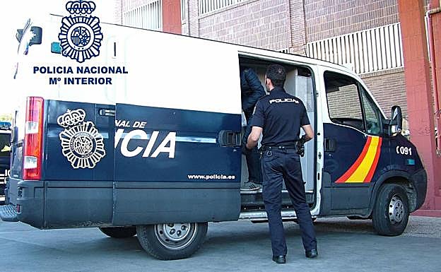 Investigan a una mujer de Gran Canaria por estafar a otra de Granada por Internet